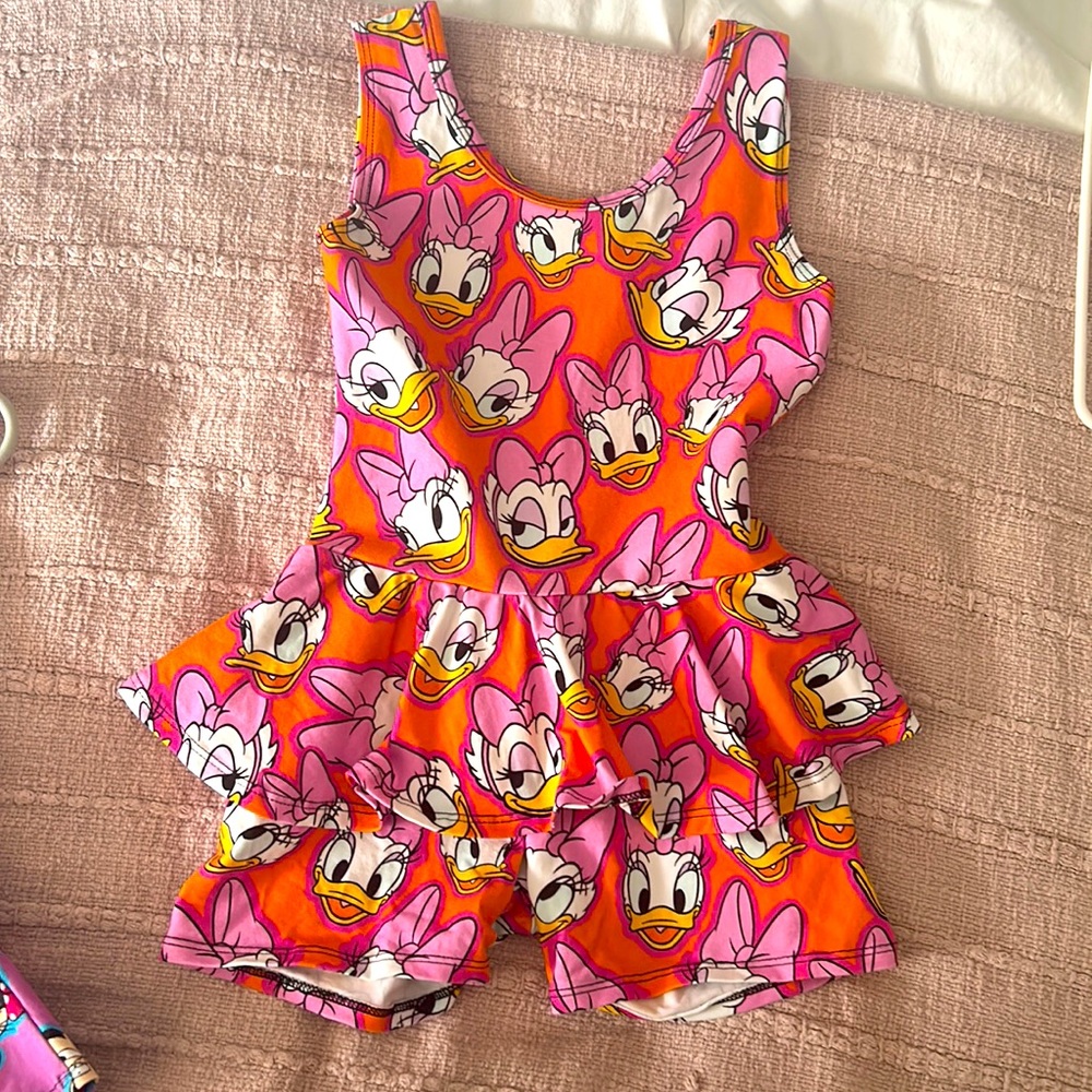 Wild rich kids Daisy Leo shorts